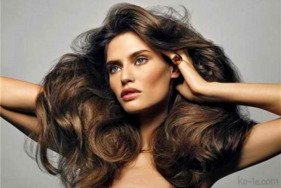 Εύκολα βήματα για μαλλιά με όγκο