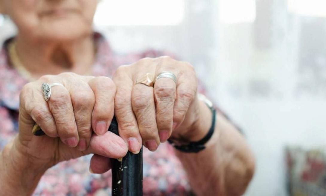 ηλικιωμένη