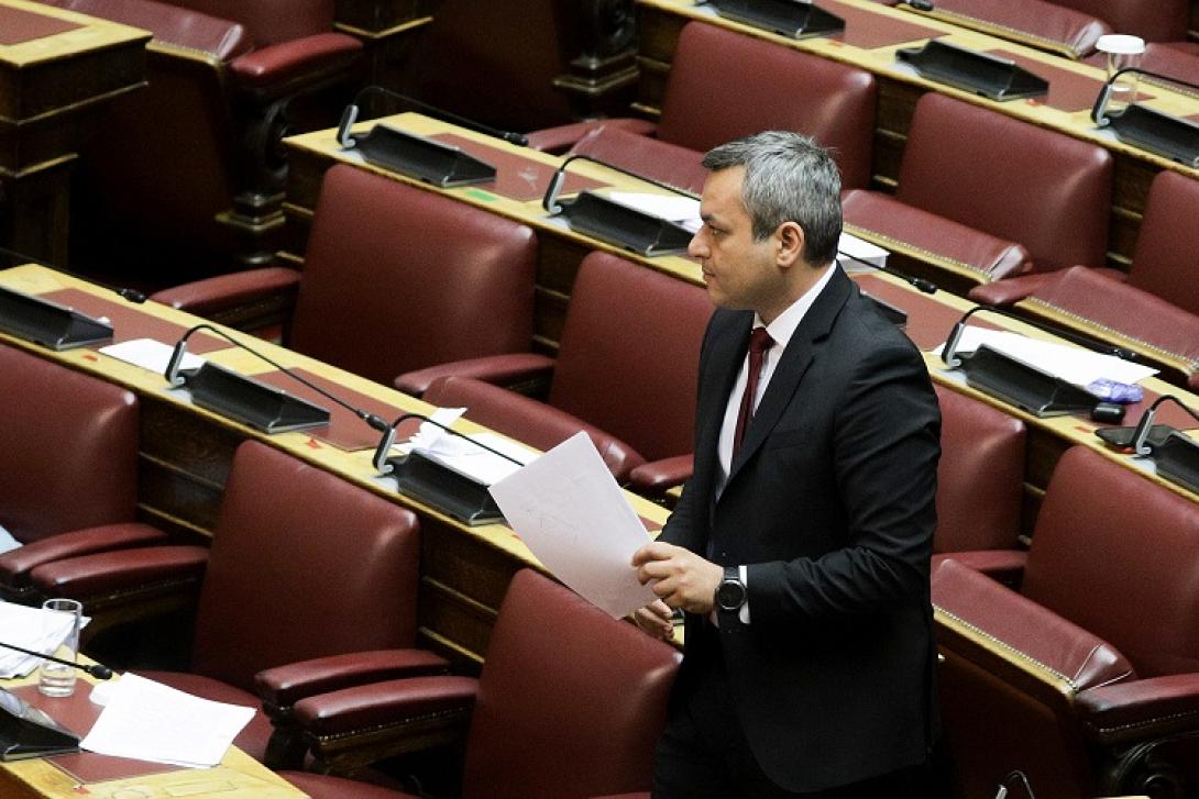 χάρης μαμουλάκης