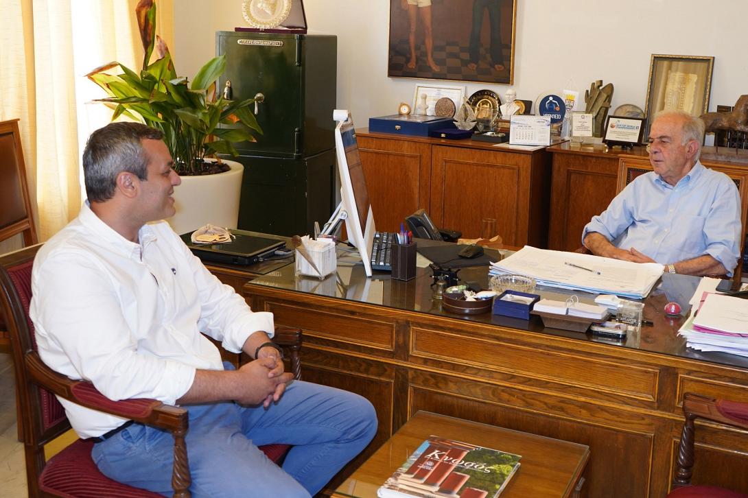 μαμουλακης λαμπρινος.jpg