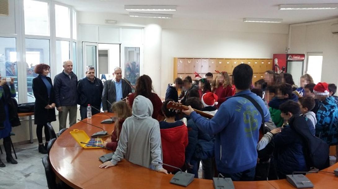 μαμουλακης καλαντα