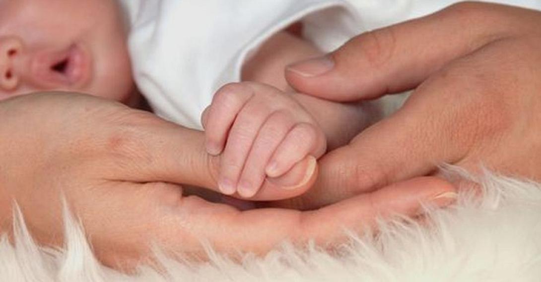 μάνα βρέφος