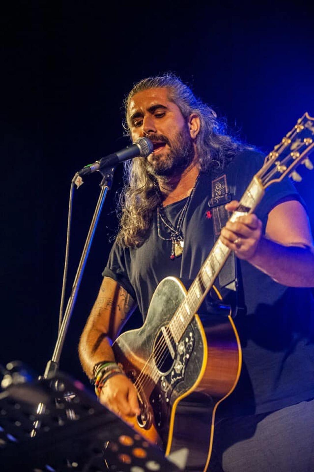 Μάνος Παπαδάκης