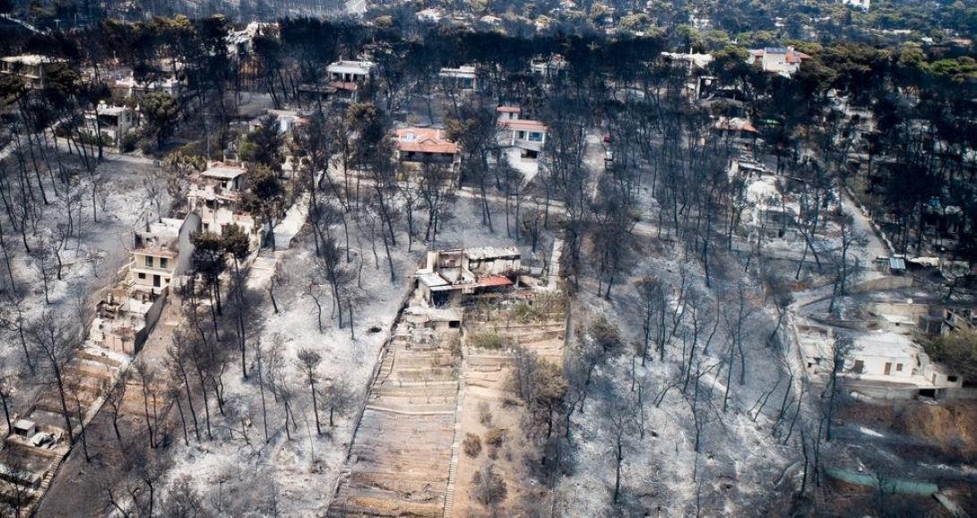 Αποκαρδιωτικές εικόνες της καταστροφής από ψηλά