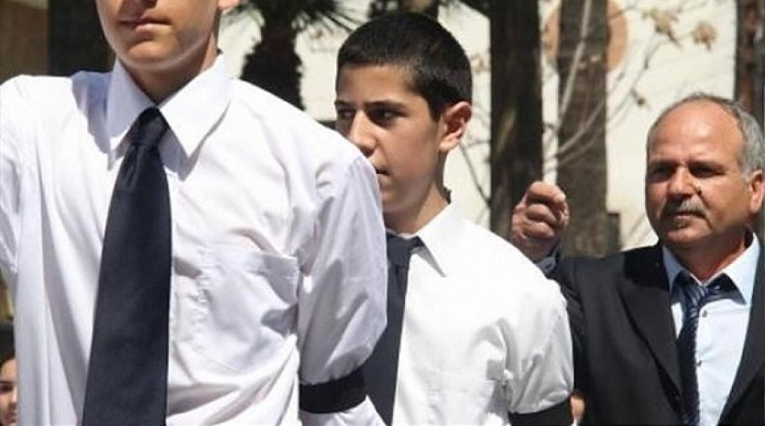 Με μαύρα περιβραχιόνια η παρέλαση στη Κύπρο λόγω πένθους