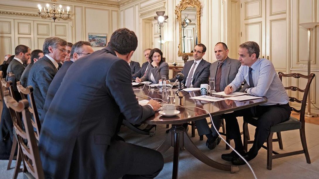 μαξίμου κορωνοϊός