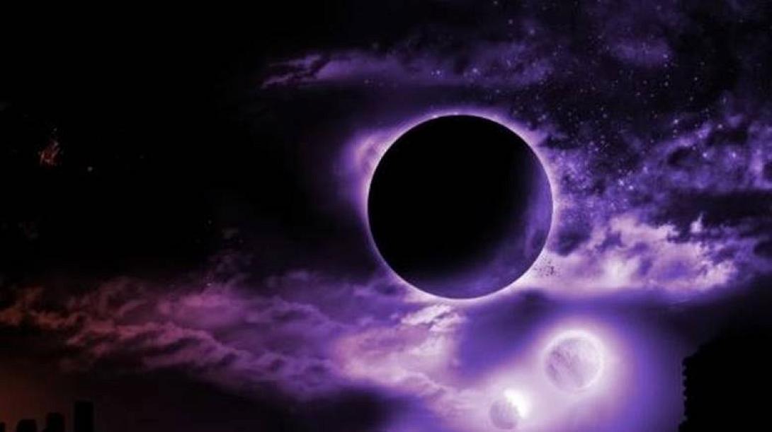 μαύρο φεγγάρι