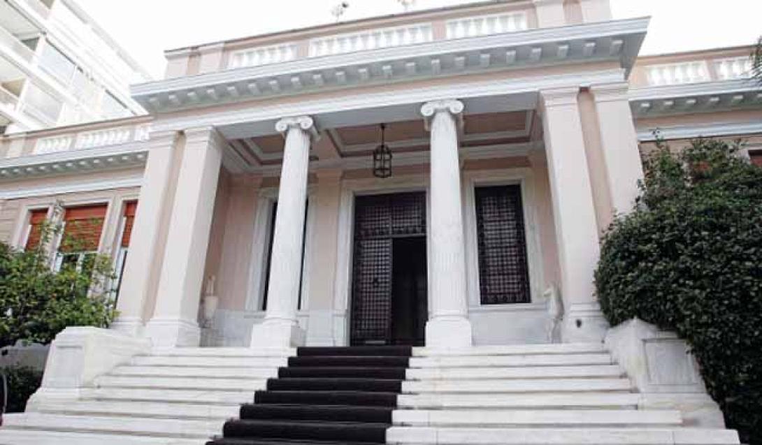 Ψήφος εμπιστοσύνης και χρέος, στο επίκεντρο της συνάντησης Σαμαρά - Βενιζέλου