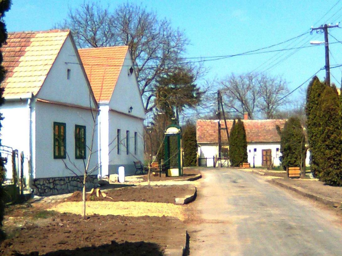 Δήμαρχος νοικιάζει το... χωριό του στην Ουγγαρία