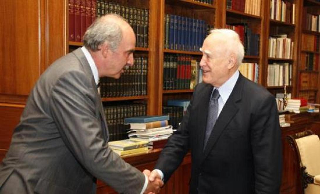 Το μεσημέρι η συνάντηση Παπούλια - Μεϊμαράκη