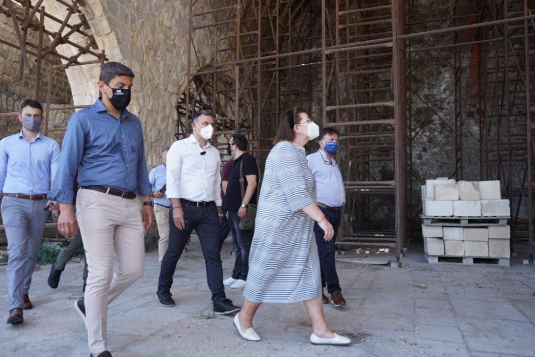 Μενδώνη - Νεώρια