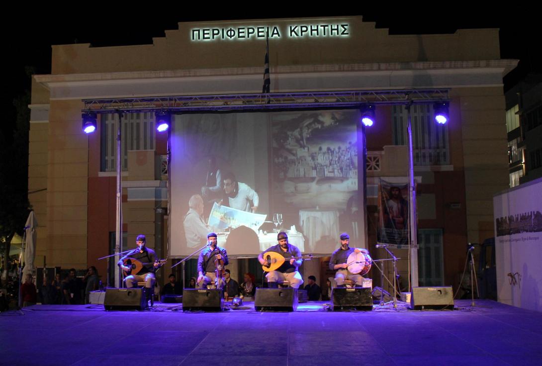 Γέμισε από Ηρακλειώτες η πλατεία Ελευθερίας για τις "Ημέρες Τουρισμού 2014" (φωτορεπορτάζ)