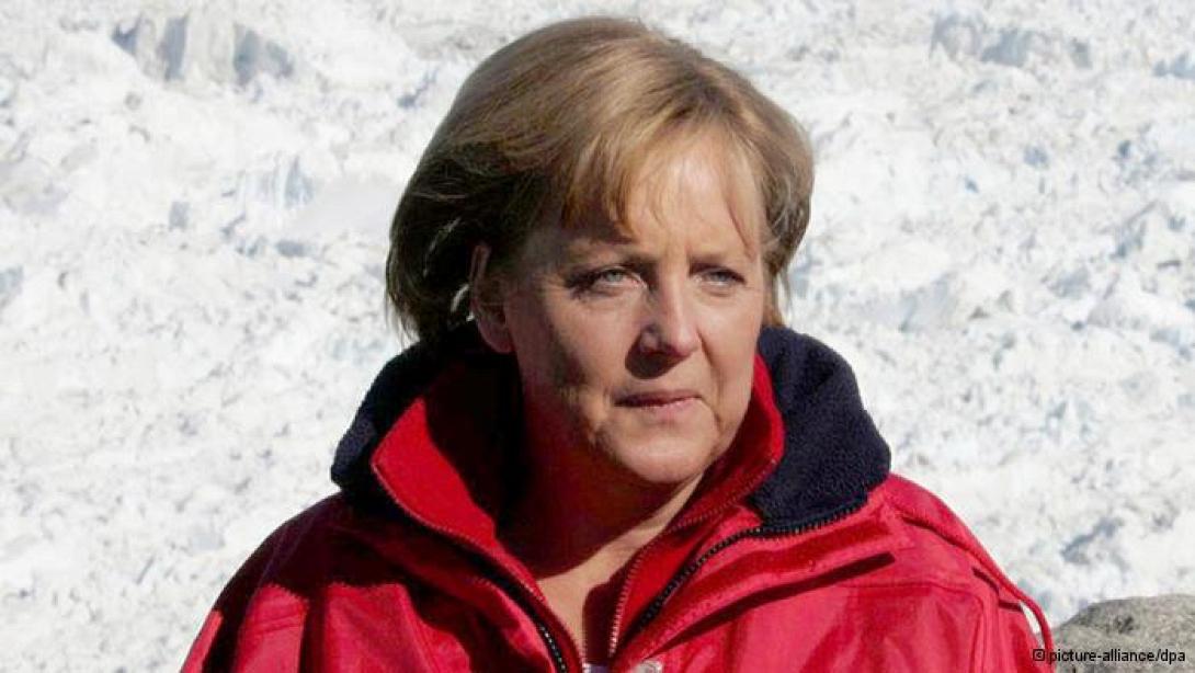 Εργασία από το σπίτι για την τραυματισθείσα Μέρκελ