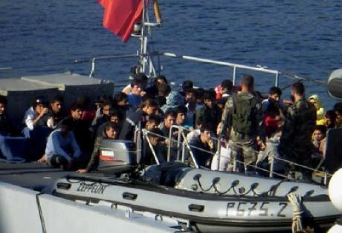 Στο λιμάνι της Ιεράπετρας οι μετανάστες