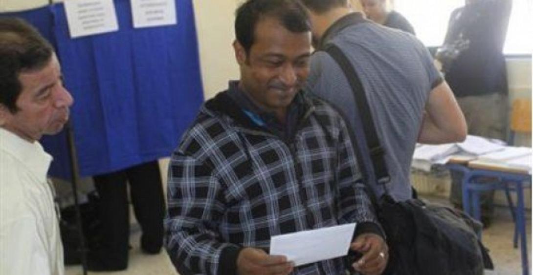 Κατατέθηκε εκ νέου η εκλογική διάταξη για τους μετανάστες