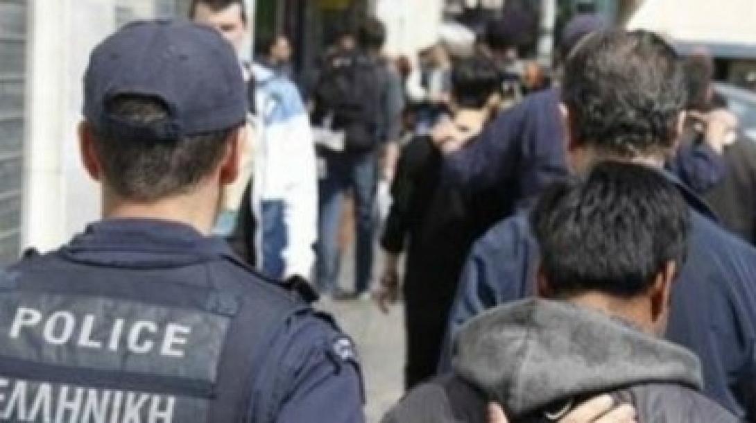 Έδεσσα: Συνέλαβαν μετανάστες που ήταν κρυμμένοι σε αυτοκίνητο 