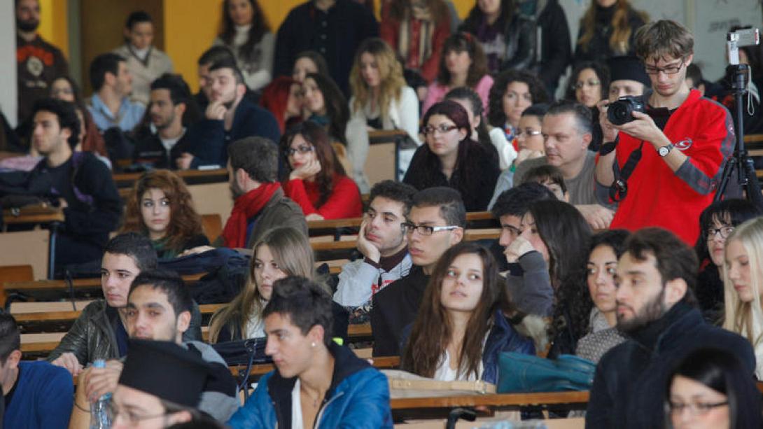 "Λύση για τις μετεγγραφές των φοιτητών με το 10%"