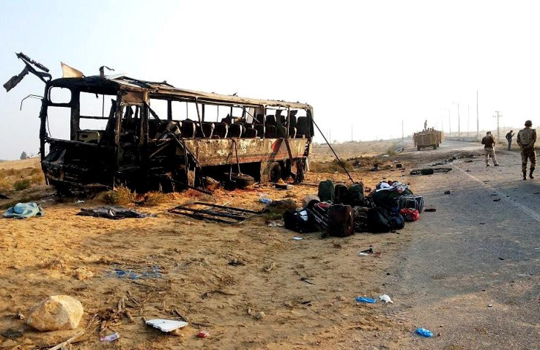 Αίγυπτος: Δεκάξι νεκροί μαθητές σε σύγκρουση σχολικού λεωφορείου με βυτιοφόρο