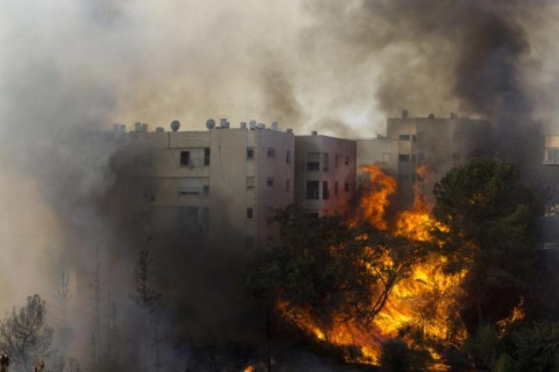 mideastisraelfire-7d8a5.jpg