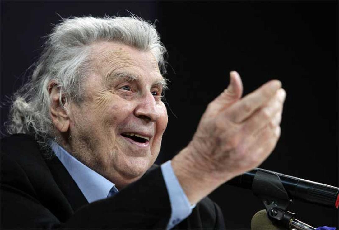 mikis-theodorakis.jpg