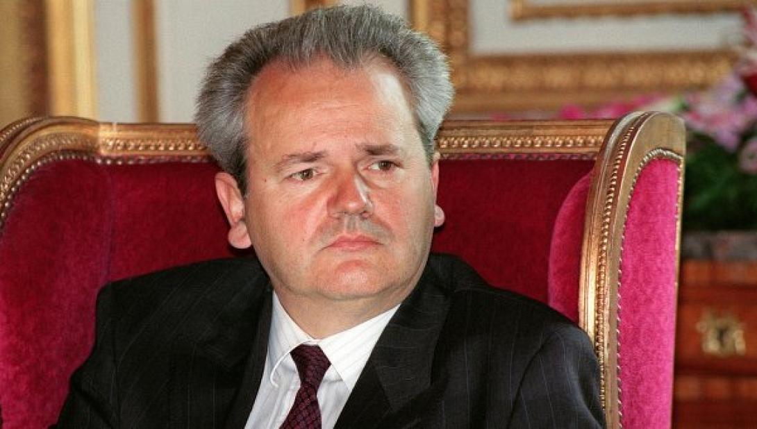 Η Ε.Ε. ανακάλεσε τις κυρώσεις κατά του Μιλόσεβιτς