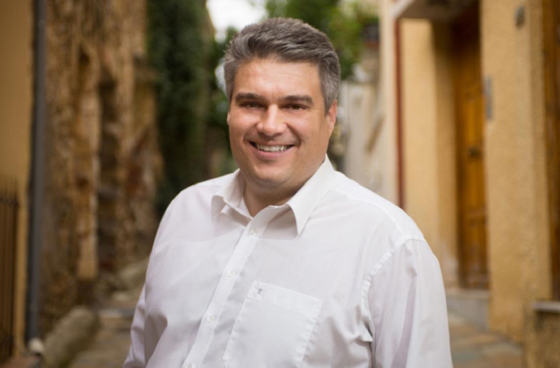 μίλτος χρυσομάλλης