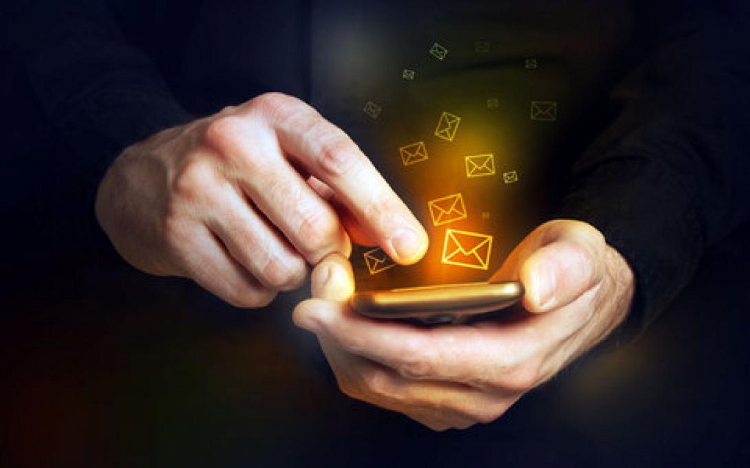 Πτώση των SMS - Άνοδος στις διαδικτυακές πλατφόρμες αποστολής μηνυμάτων