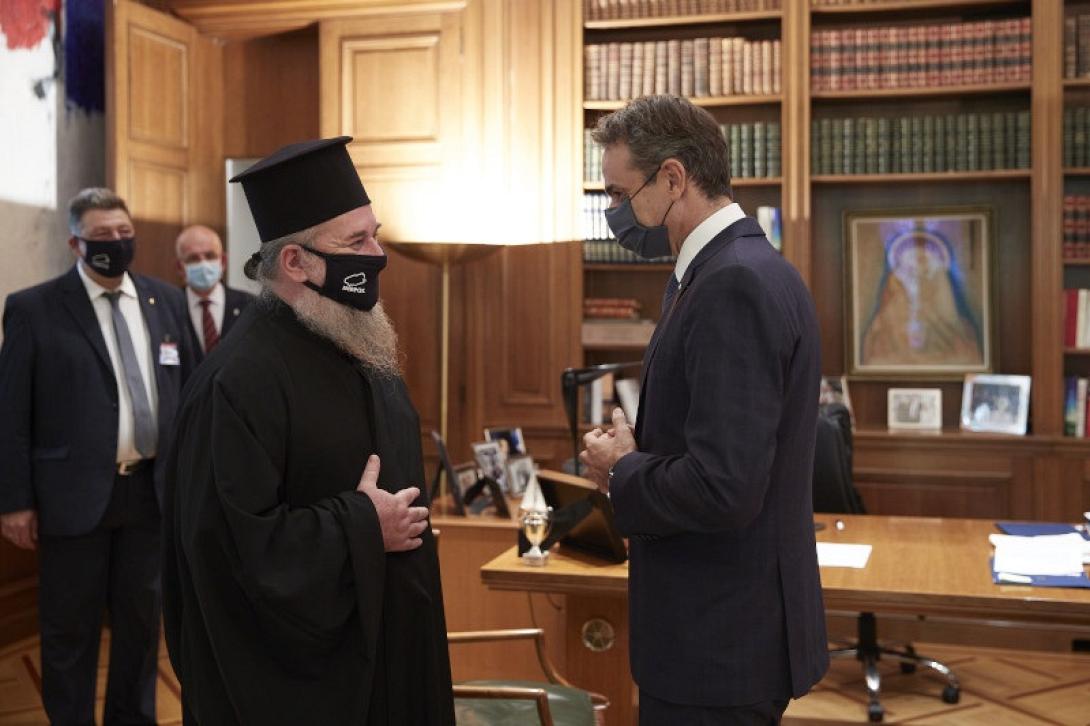 Συνάντηση Μητσοτάκη με τον Μητροπολίτη Iμβρου και Τενέδου  