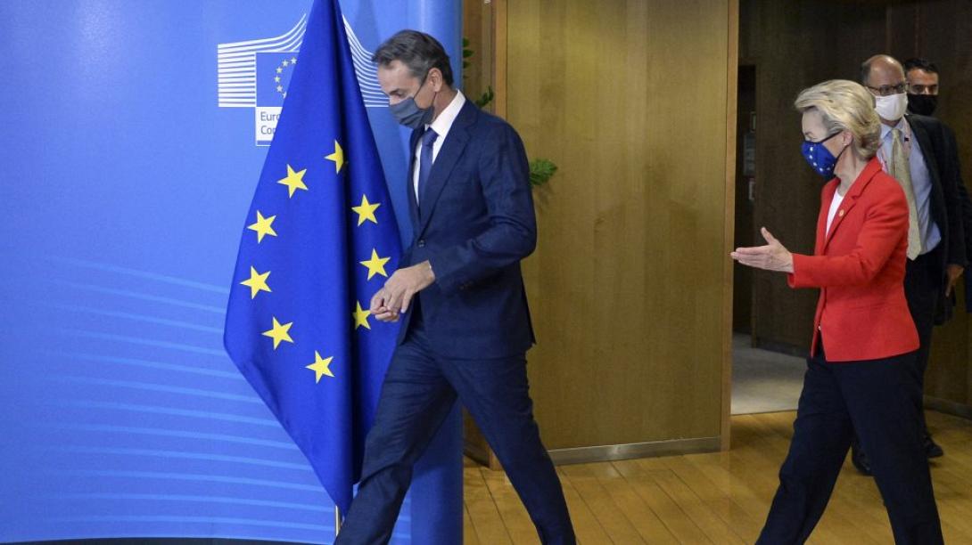 μητσοτάκης λάιεν