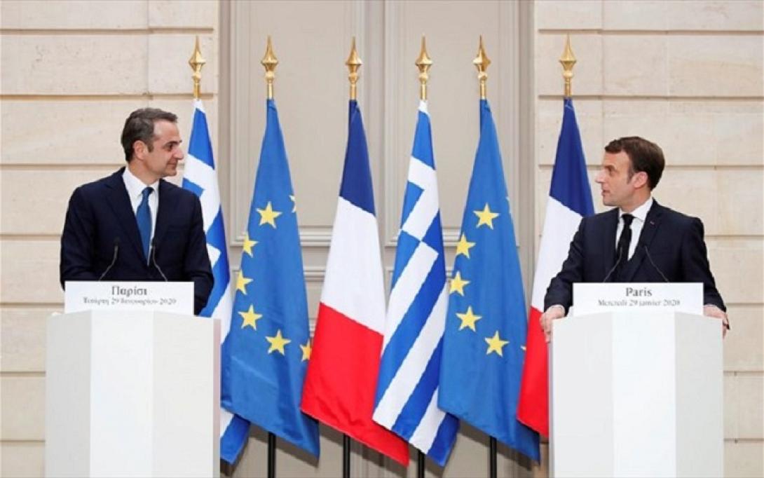 Μητσοτάκης - Μακρόν (φωτογφραφία: REUTERS/POOL)