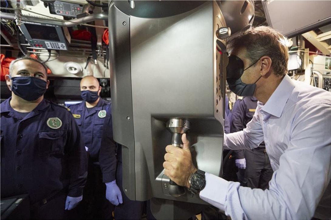 Μέσα στο υποβρύχιο ο πρωθυπουργός