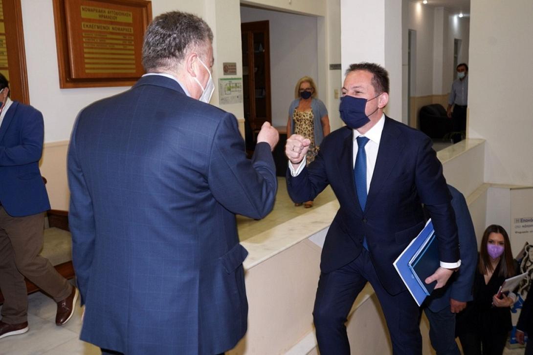 Πέτσας Αρναουτάκης