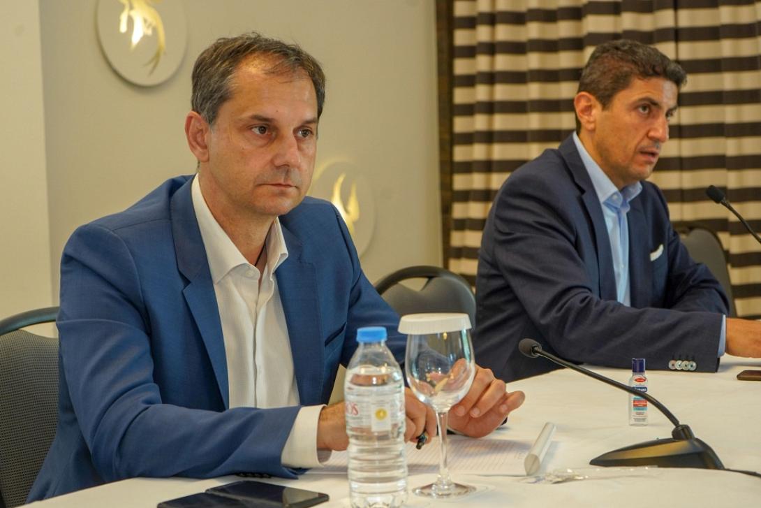 Θεοχαρης Αυγενακης