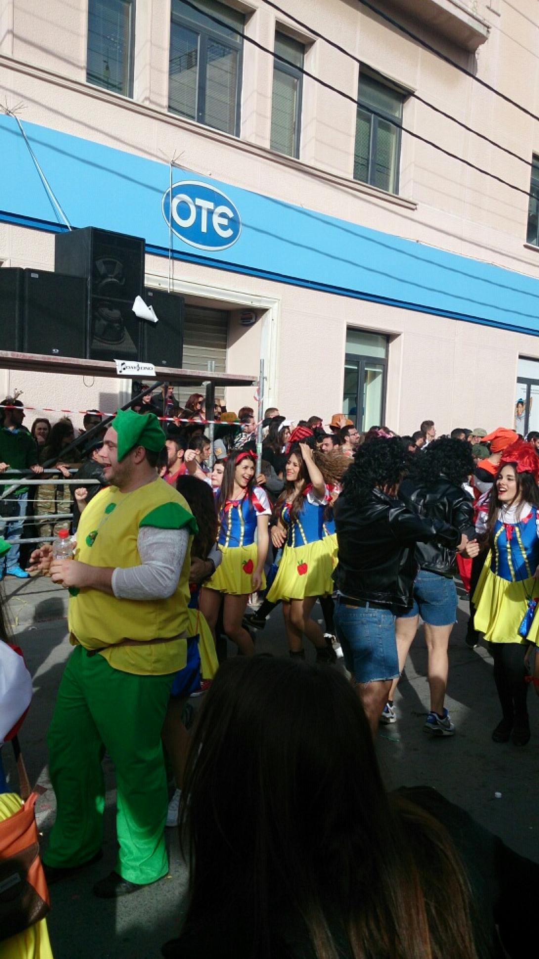 Σε εξέλιξη το καρναβάλι στο Ρέθυμνο (φωτό)