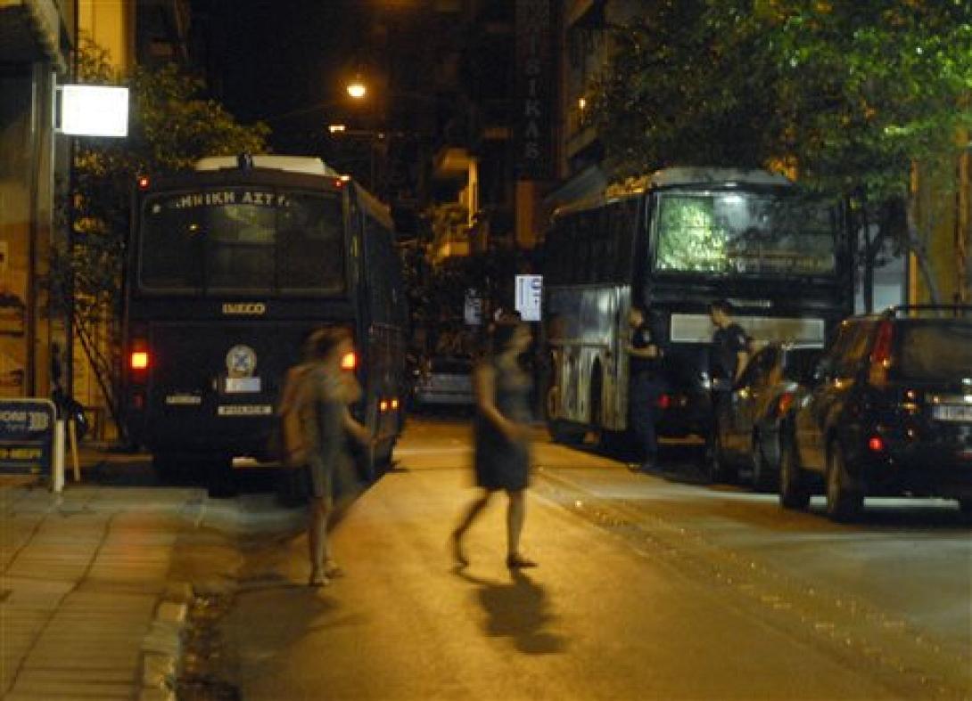Eπίθεση με μολότοφ τη νύχτα στα γραφεία του ΠΑΣΟΚ