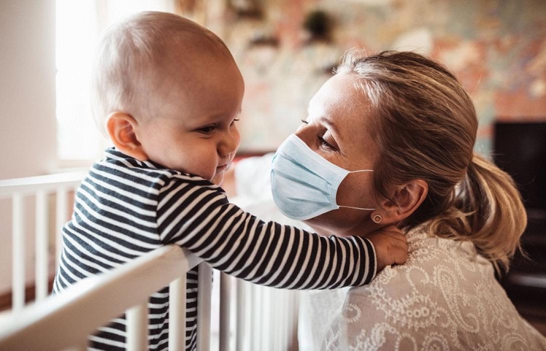 κορωνοϊός μητέρα παιδί