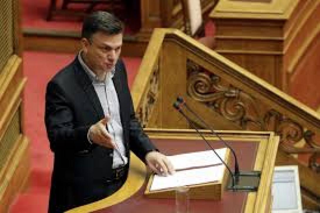 Οι βουλευτές Θ. Μωραϊτης και Μ. Κασσής διατηρούν επιφυλάξεις για ρυθμίσεις του πολυνομοσχεδίου