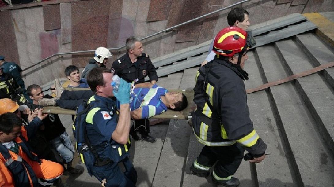 Σκηνές αλλοφροσύνης στο μετρό της Μόσχας (βίντεο)