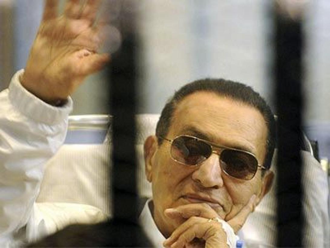 Αθώος ο Μουμπάρακ για τους θανάτους εκατοντάδων διαδηλωτών