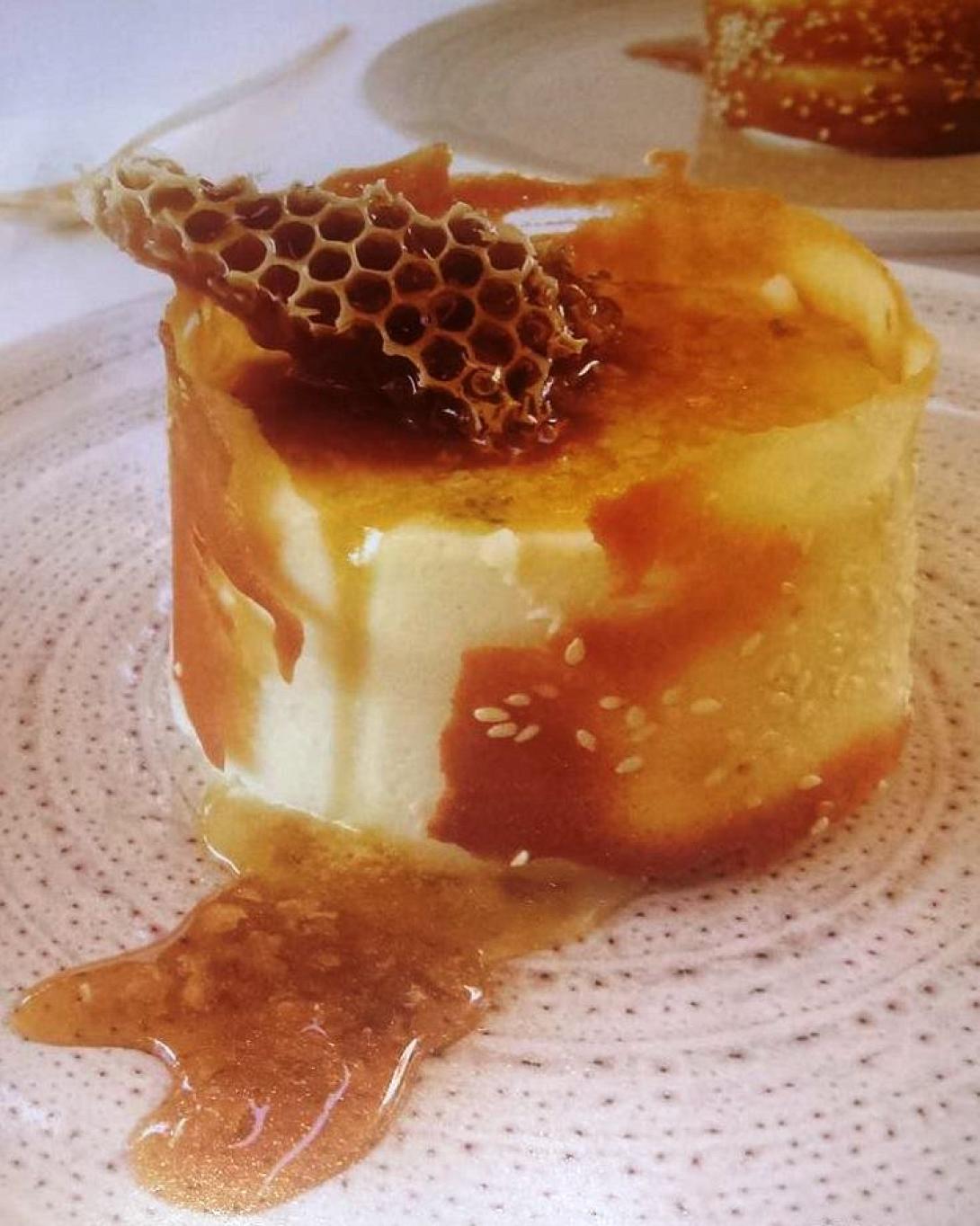 Μους λευκής σοκολάτας με μέλι και λεμόνι