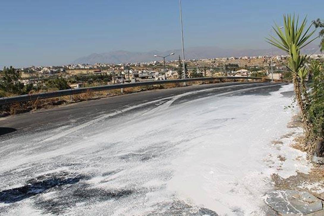 "Χιονισμένος" ο δρόμος μπροστά από το Αστυνομικό Μέγαρο Ηρακλείου!