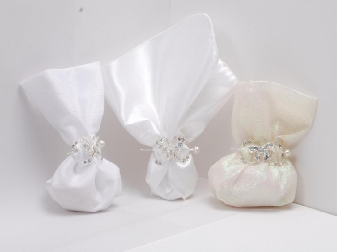 Ο Γιάννης και η Τίνα "γέμισαν" το Κοινωνικό Παντοπωλείο Μαλεβιζίου