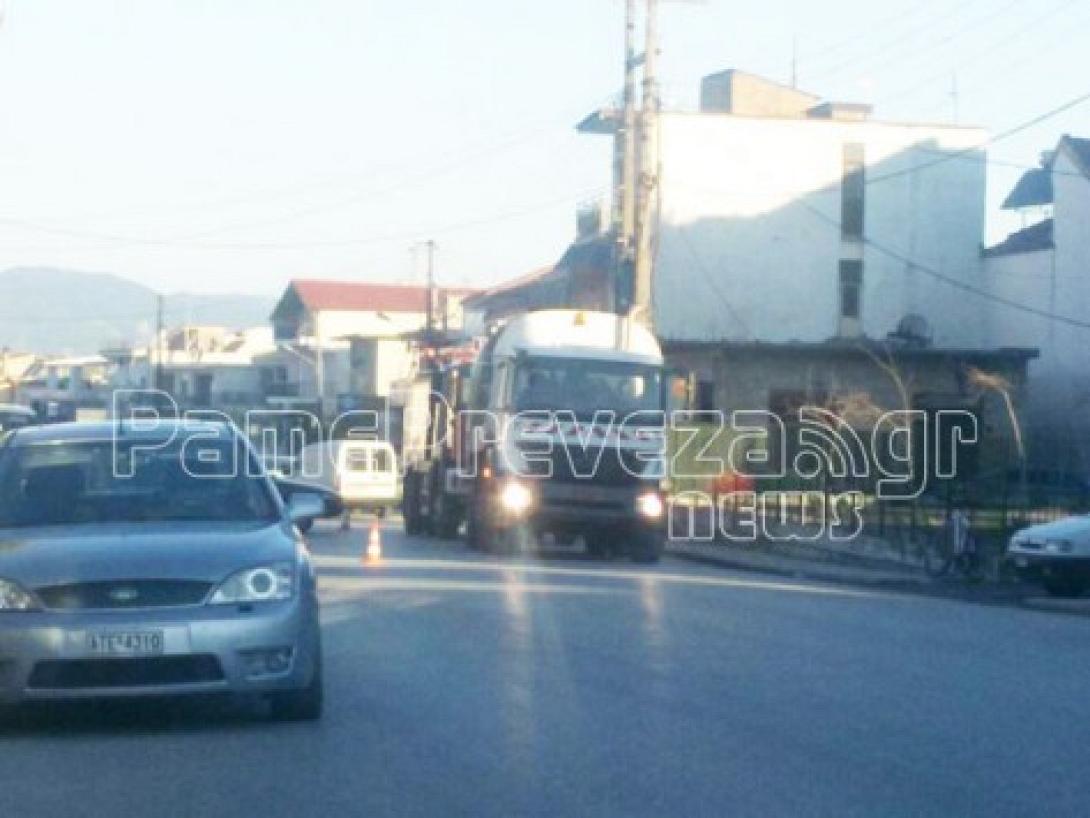 Πρέβεζα: Σκουπιδιάρικο παρέσυρε και σκότωσε μητέρα τριών παιδιών