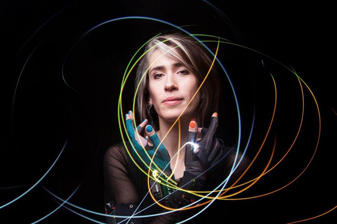 Παίζοντας μουσική μόνο με τα χέρια!  (βίντεο)