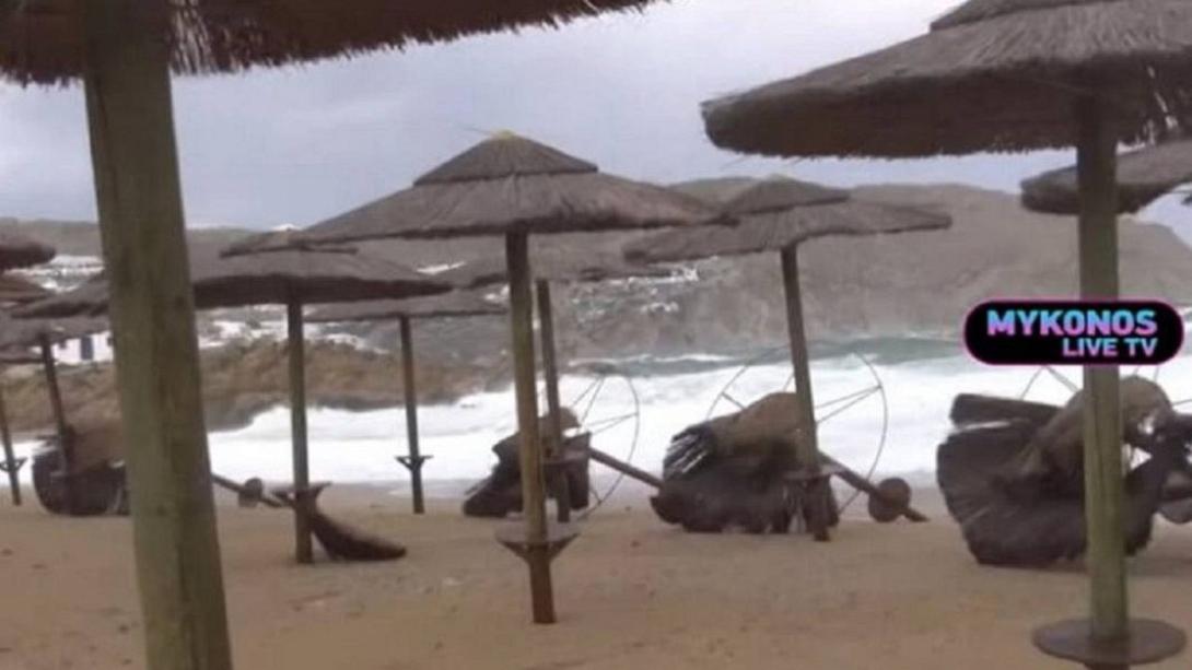 Η θάλασσα βγήκε στη στεριά στη Μύκονο 