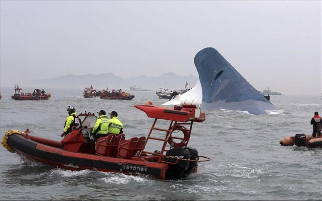 Κατηγορίες για ανθρωποκτονία σε 4 μέλη του πληρώματος για το ναυάγιο στη Ν . Κορέα