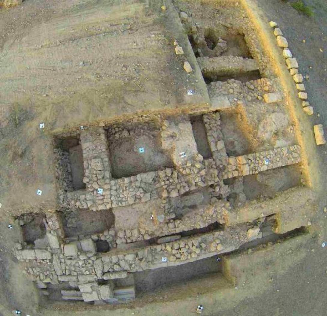 Στο φως αρχαίος ναός και κτίριο στην Νέα Πάφο της Κύπρου (φωτο)