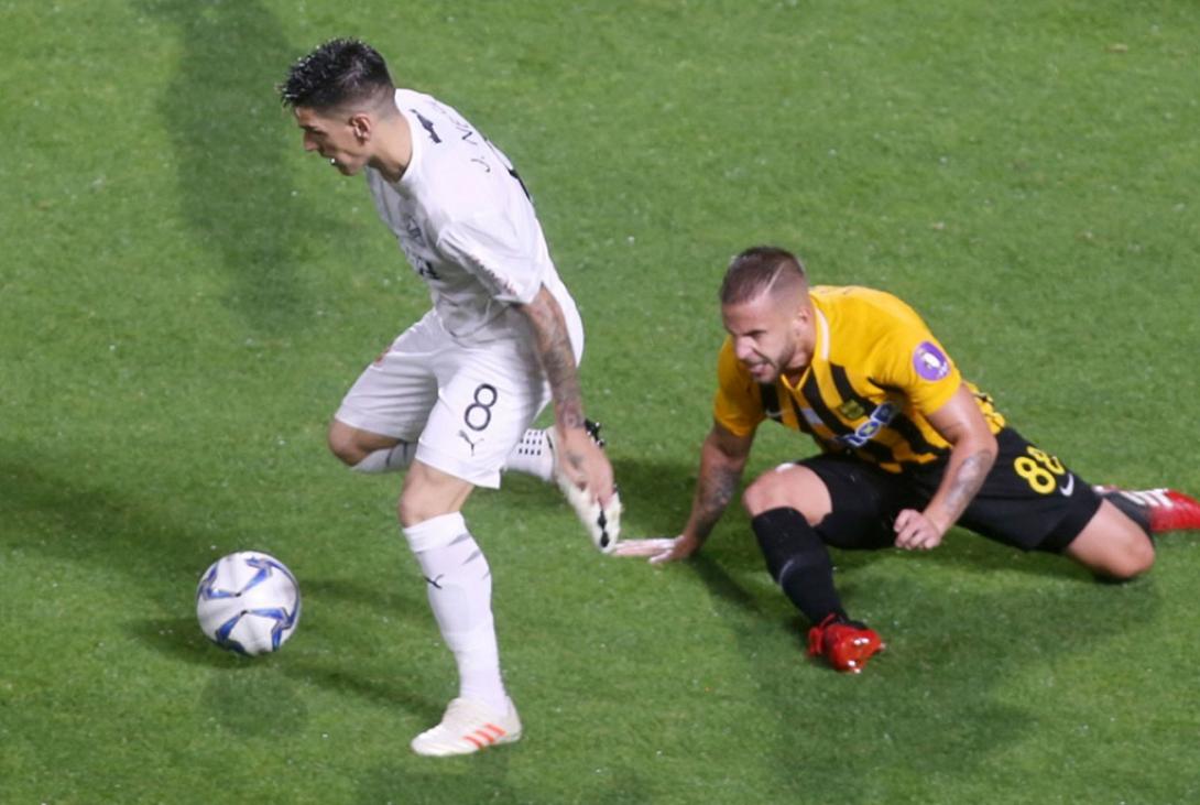 Ο Νέιρα σε μία φάση στον αγώνα.jpg