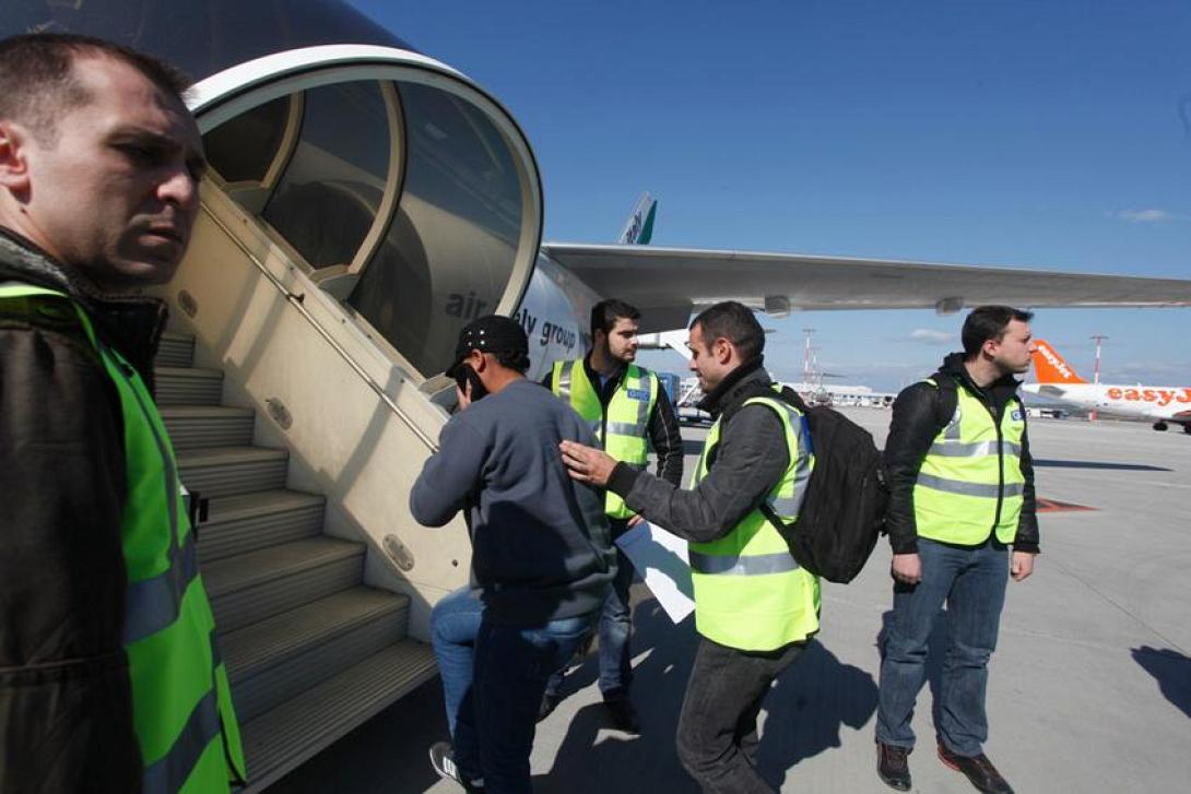 προσφυγες αεροδρομιο