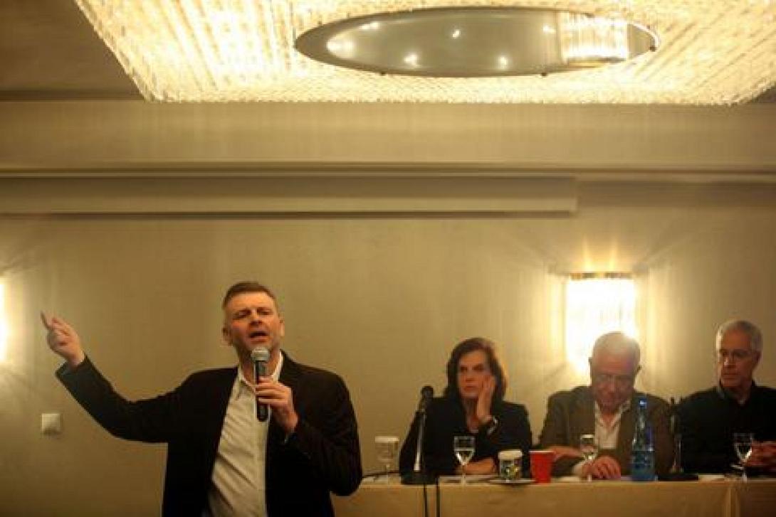 Μαζί η "Τελεία" και "Ελλάδα εμείς" -  Παρουσίαση της συνεργασίας του Γκλέτσου με Καρβούνη στην Αθήνα